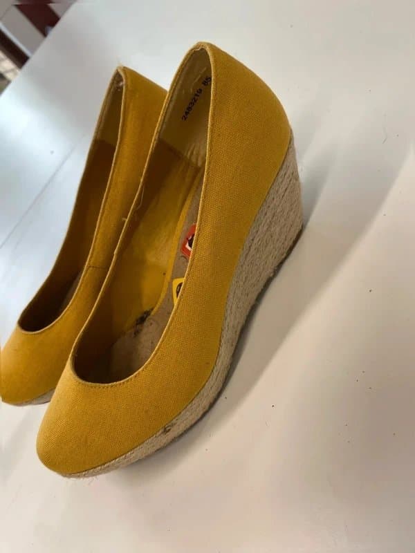 New Look Gorgeous new look y2k Yellow woven wedges uk 4 BT001
