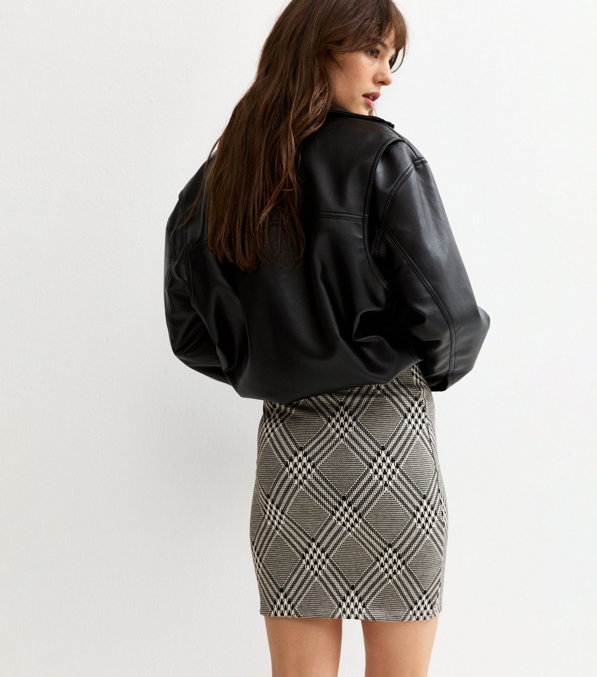 New Look Women's Tall Grey Monochrome Check Tube Mini Skirt New Look - 4