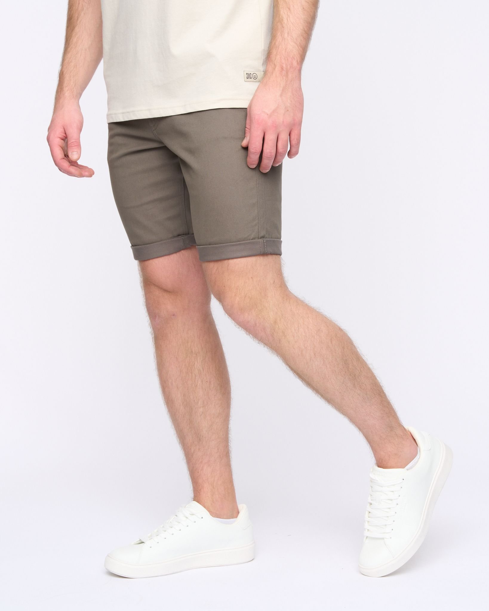 Duck&Cover Duck&Cover Moreshore Men's Lightweight Stretch Canvas Chino Shorts with Secure Penny Pocket in Olive - 4