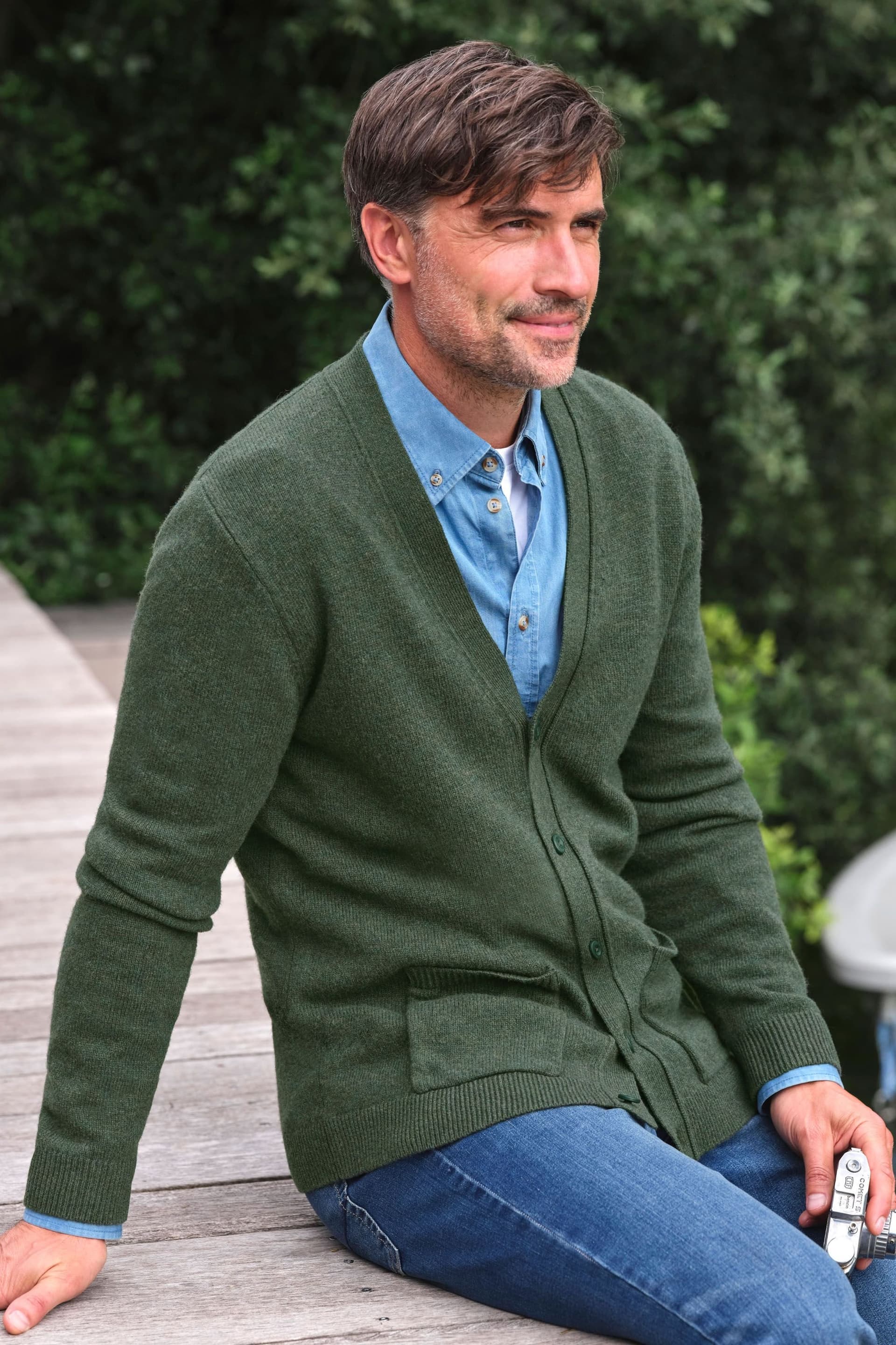 WoolOvers WoolOvers Men's 100% Wool V Neck Cardigan in Green