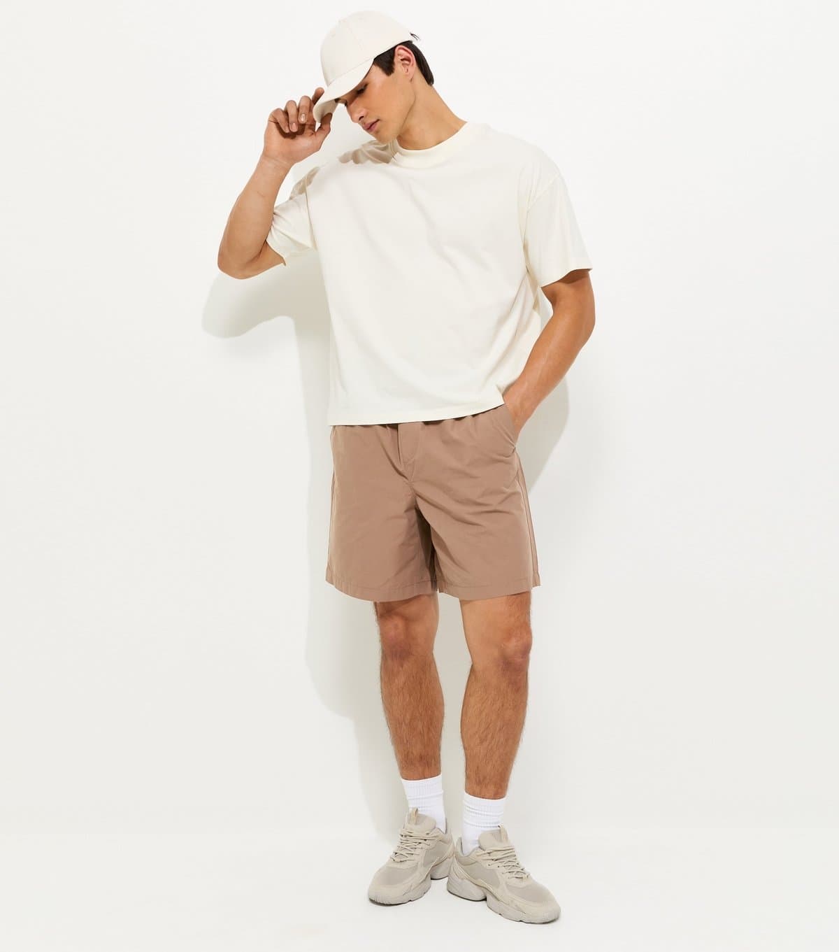 New Look Men's Brown Relaxed Pull On Shorts New Look