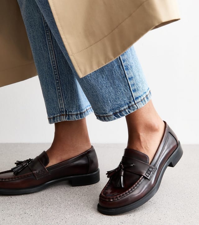 New Look Women's Brown Faux Leather Tassel Charm Almond Toe Loafers New Look - 2