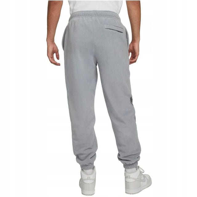 Nike Nike Men's Club Fleece Jogging Bottoms in Grey - 2