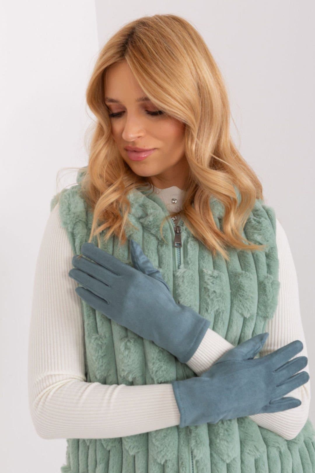 Love Lace Love Lace Women's Elegant Embroidered Flower Touchscreen Insulated Gloves for Phone Use in Green