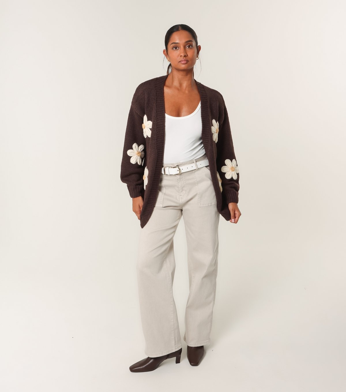 Blue Vanilla Women's Brown Daisy Embroidered Cardigan Blue Vanilla New Look - 2