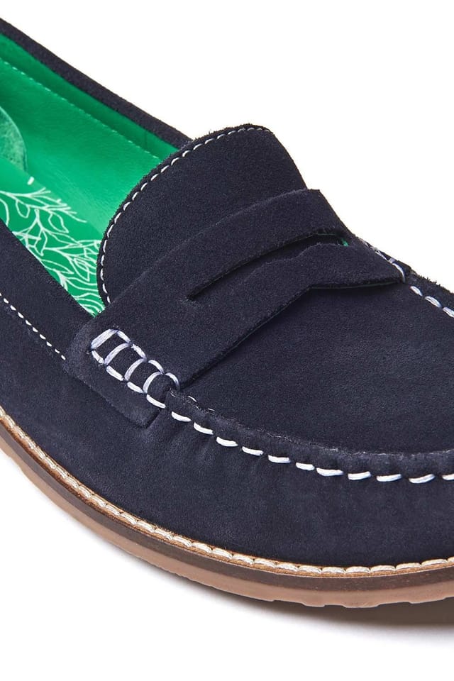 Moshulu Moshulu Women's 'Petrel Suede' Suede Loafers in Indigo - 3