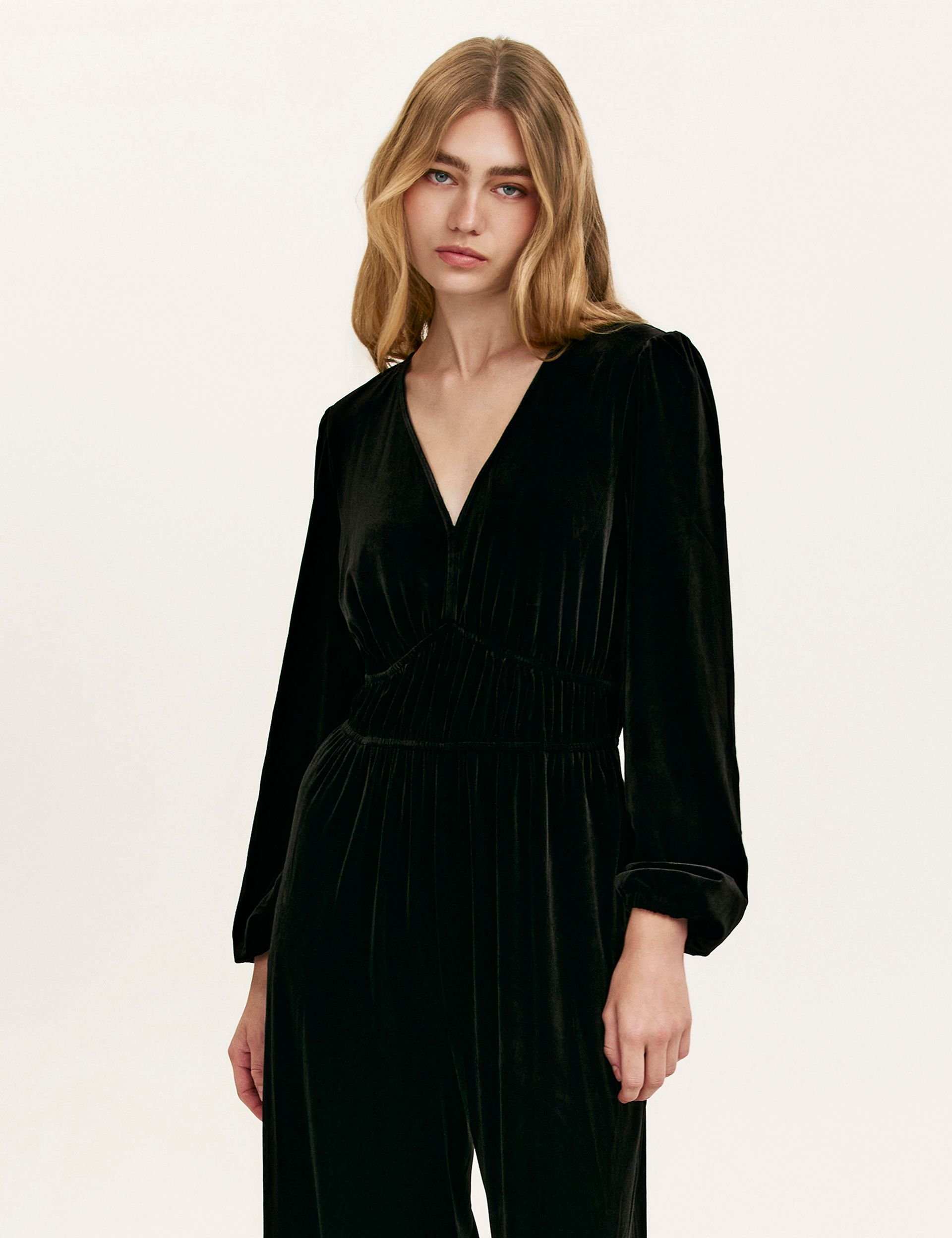 Finery London Finery London Women's Petite Anna Velvet Jersey Jumpsuit in Black - 2