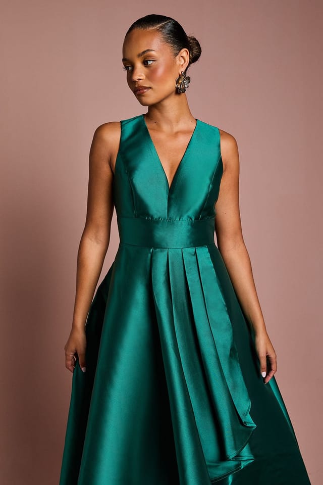 Coast Coast Women's Honoured Petite Sleeveless Plunge Waterfall Twill Maxi Bridesmaid Dress in Emerald - 2