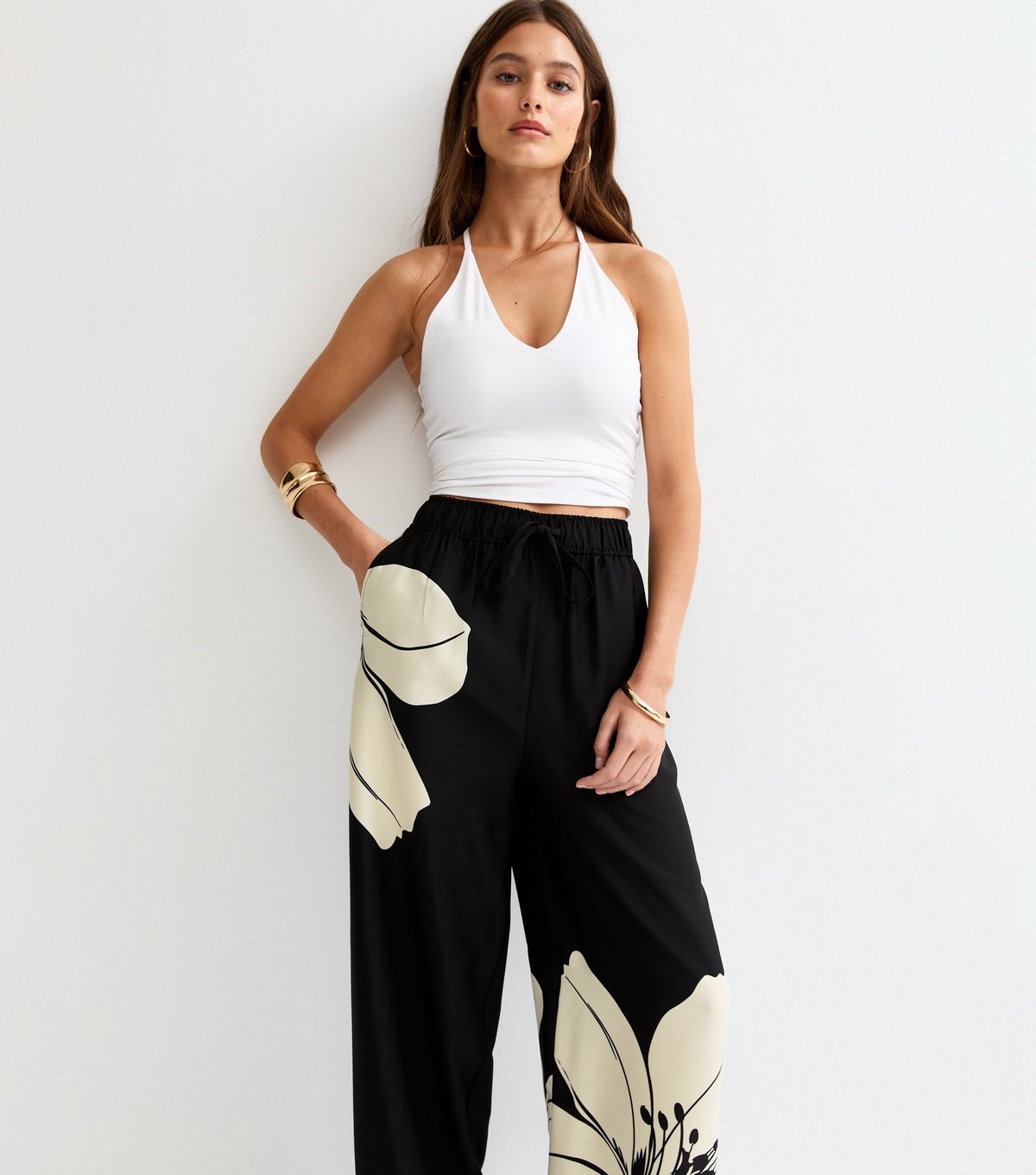 New Look Women's Black Lily Large Floral Wide Leg Trousers New Look - 4