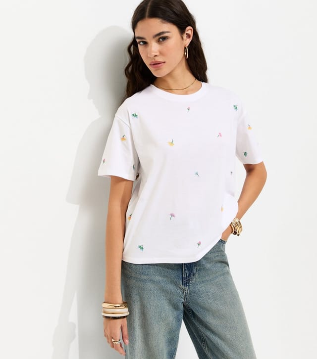 New Look Women's White Floral Bud Embroidered Boxy Fit T-Shirt New Look - 2