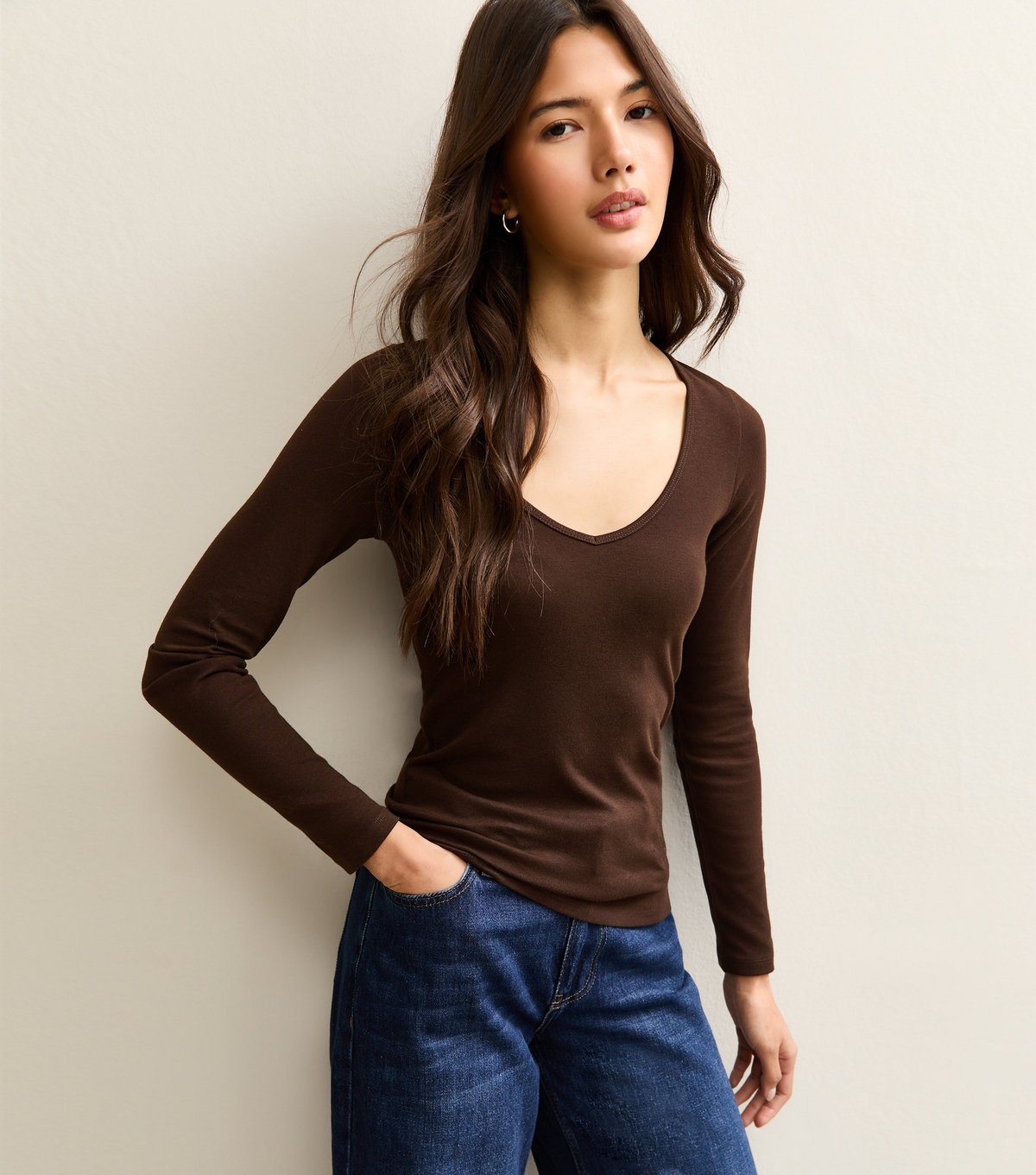 New Look Women's Dark Brown Long Sleeve V-Neck T-Shirt New Look - 2