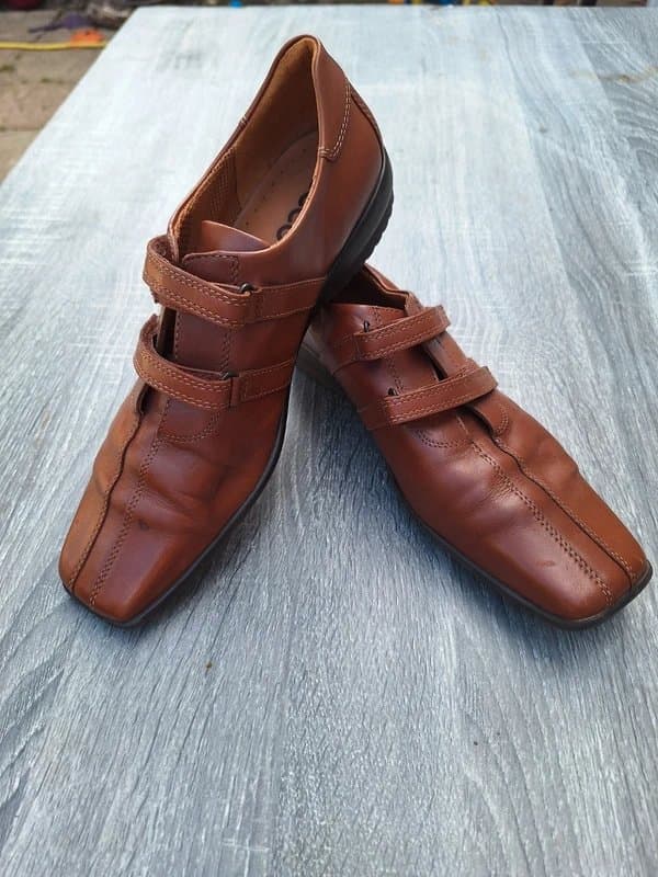 ECCO Ecco mid brown velcro squere toe flat shoes size UK 6