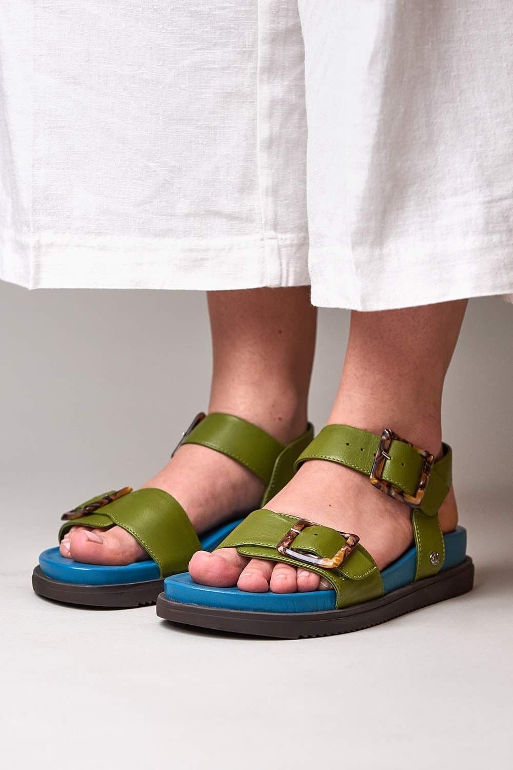 Moshulu Moshulu Women's 'Newark 2' Colourful leather buckle sandals in Green