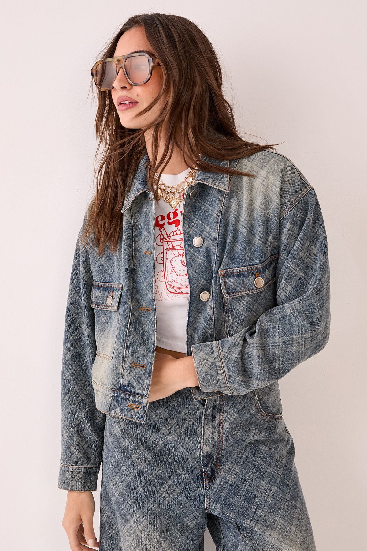 NastyGal NastyGal Women's Check Denim Distressed Jacket in Authentic Midwash - 1