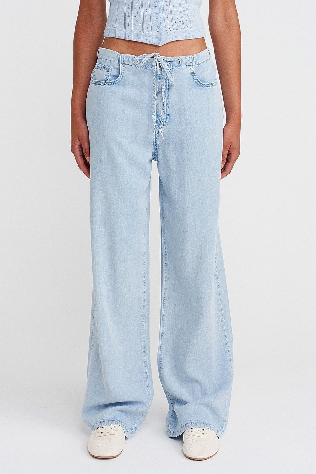 Dilvin Dilvin Women's Mid-Waist Wide-Leg Tencel Jeans in Light Blue - 4