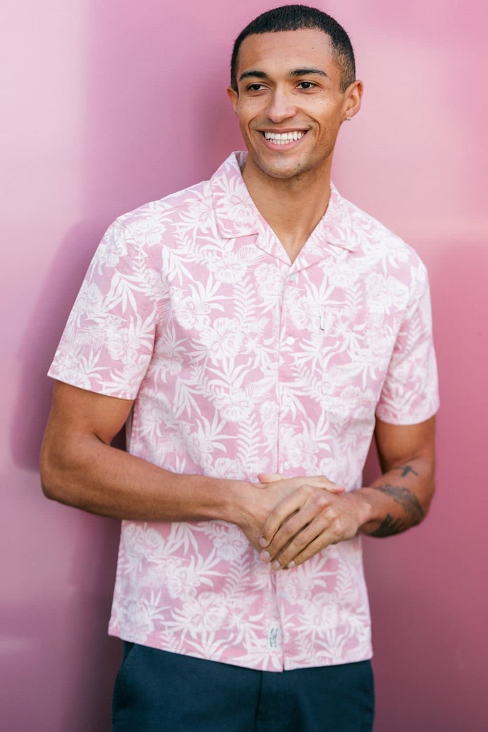 Tokyo Laundry Tokyo Laundry Men's Cotton Short Sleeve Button-Up Tropical Print Shirt in Coral