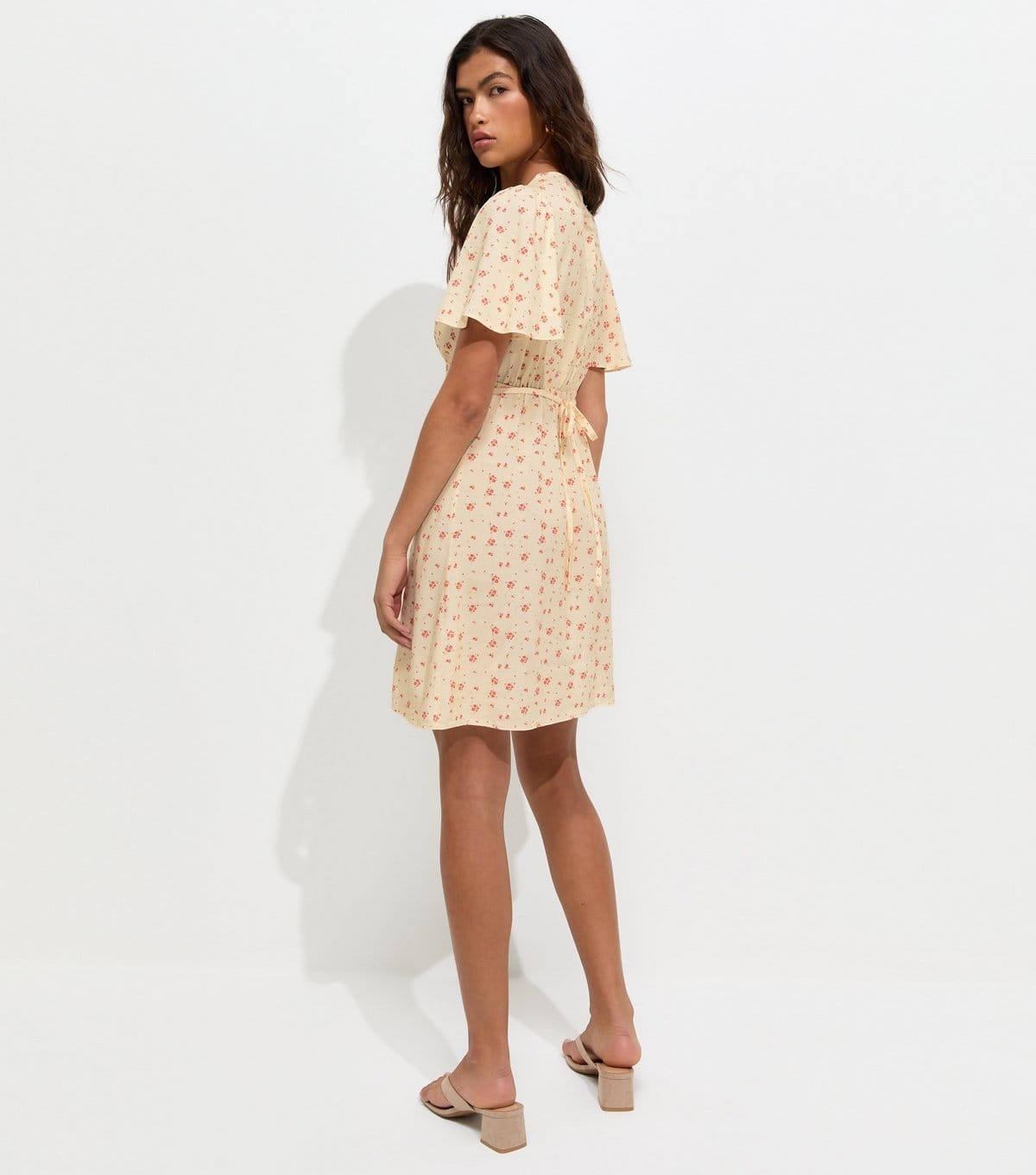 New Look Women's Cream Woven Ditsy Print Flutter Sleeve Mini Dress New Look - 4