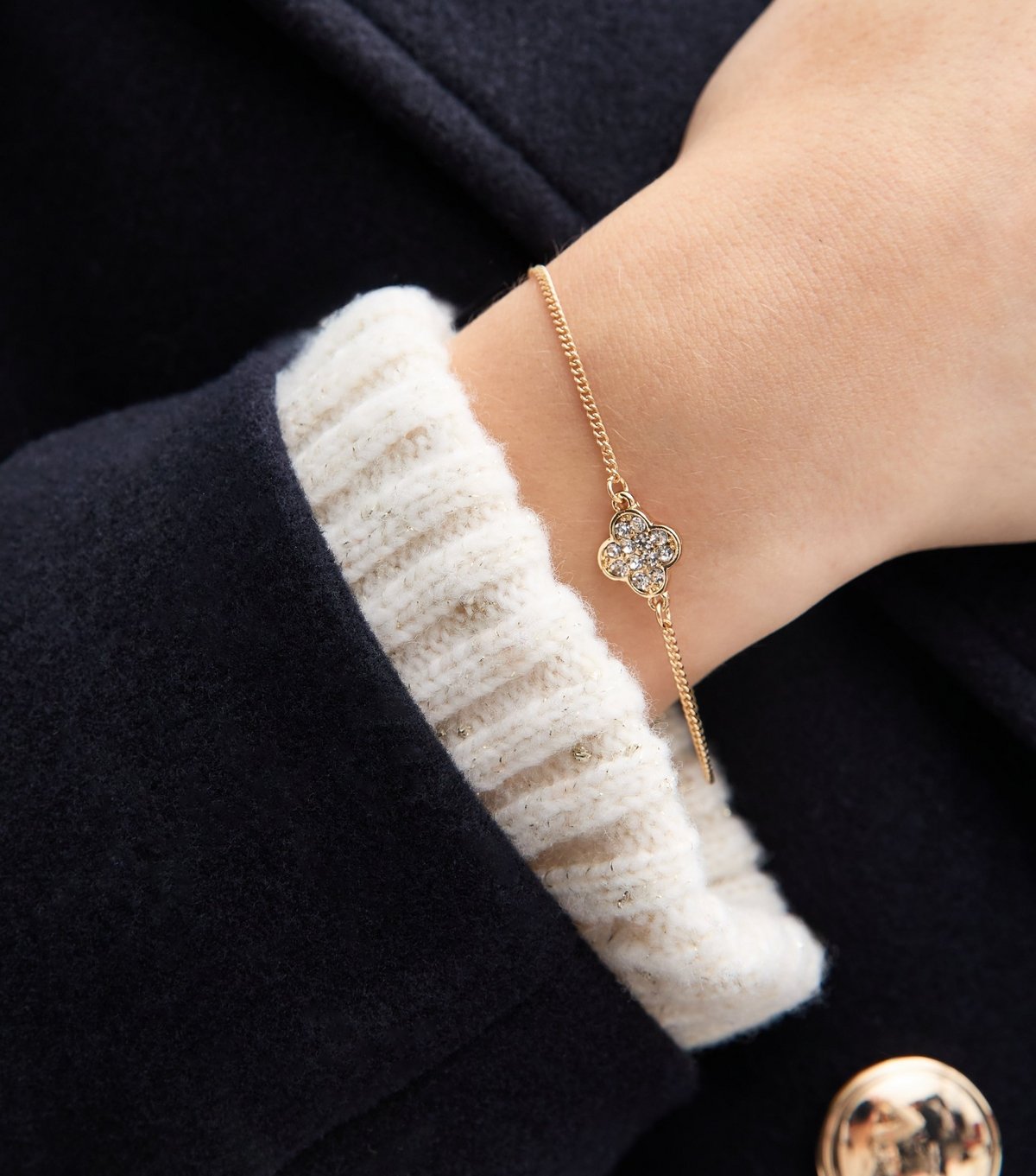 New Look Gold Tone Diamanté Flower Chain Bracelet New Look - 2