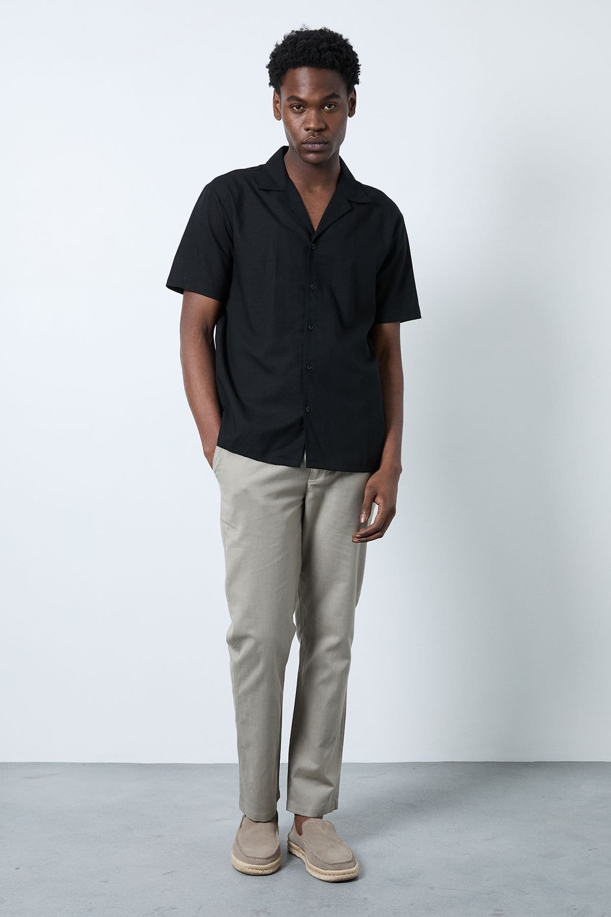 Burton Burton Men's Black Linen Blend Short Sleeve Resort Shirt - 4