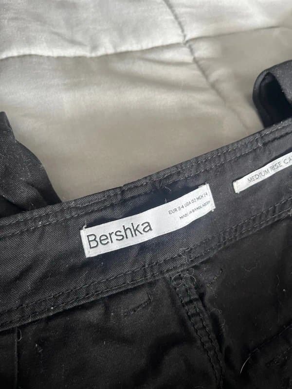 Bershka Black womens cargo style bershka size 6