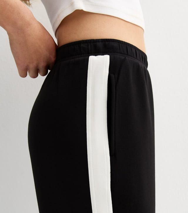 New Look Women's Premium Black Side Stripe Wide Leg Joggers New Look - 2