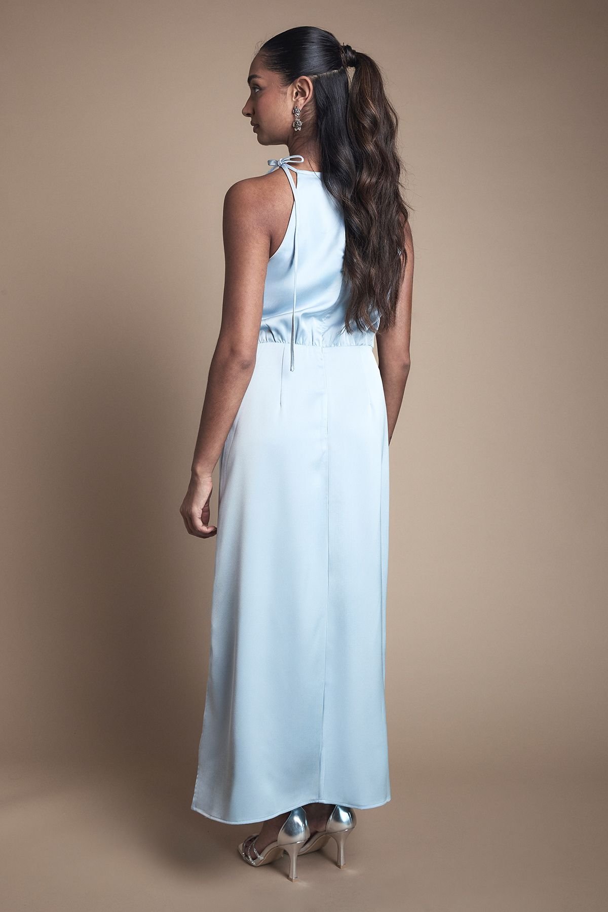 Oasis Oasis Women's Ruched Halterneck Satin Bridesmaid Midi Dress in Light Blue - 3