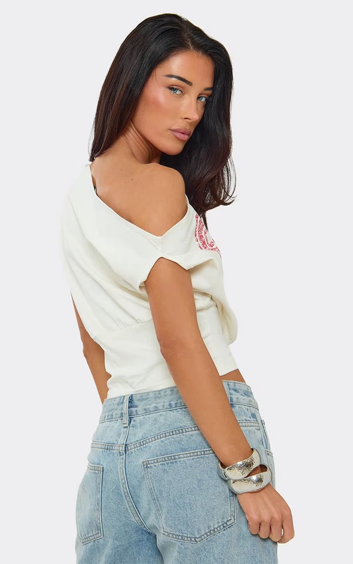 EGO EGO Cream Off-The-Shoulder Fitted Waist Graphic Top