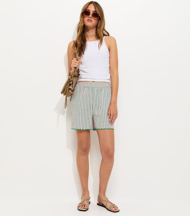 New Look Women's Pink Cotton Seersucker Scallop Edge Shorts New Look - 3