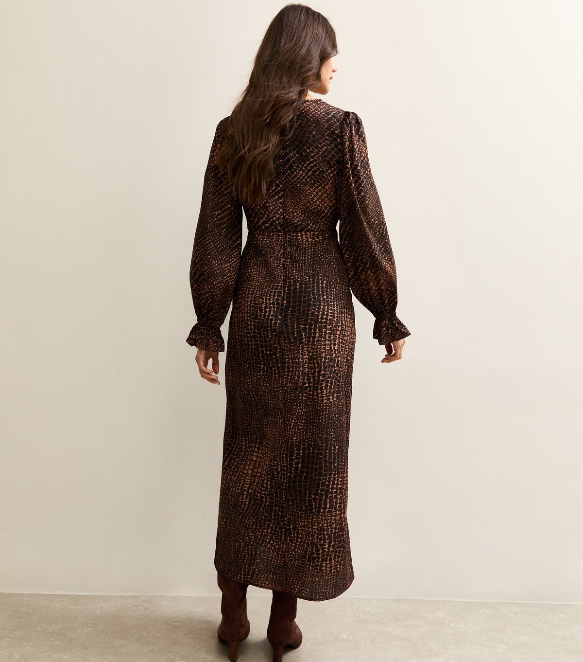 New Look Women's Brown Animal Print Lace Neck Midi Dress New Look - 4