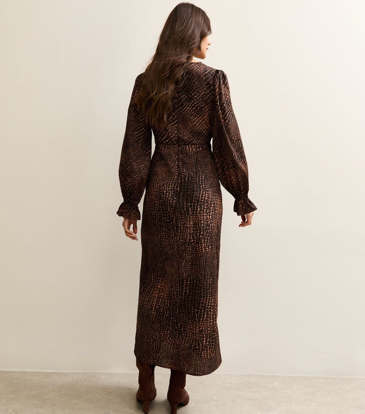 New Look Women's Brown Animal Print Lace Neck Midi Dress New Look - 4