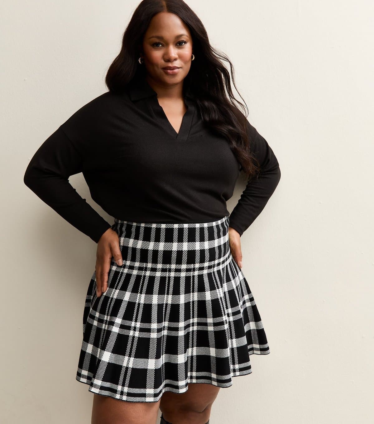 New Look Women's Plus Size Black Checked Flippy Mini Skirt Curves New Look