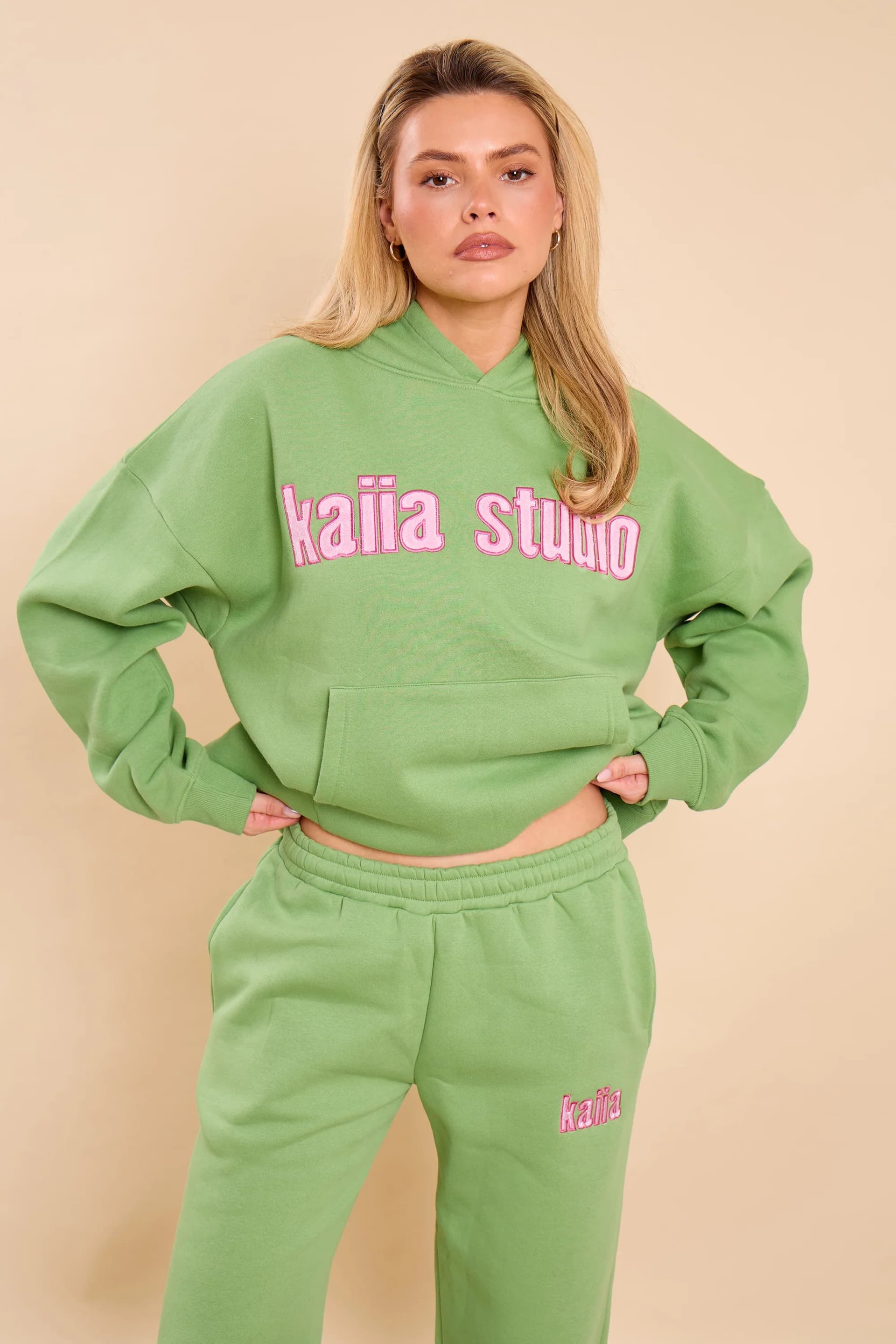 Kaiia Kaiia Bubble Studio Oversized Hoodie Matcha Latte