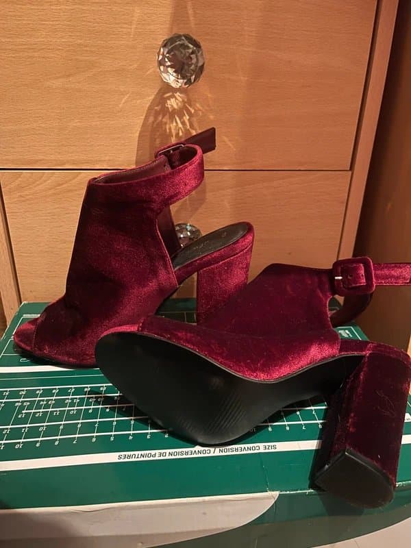 New Look Chic Burgundy Velvet Heels