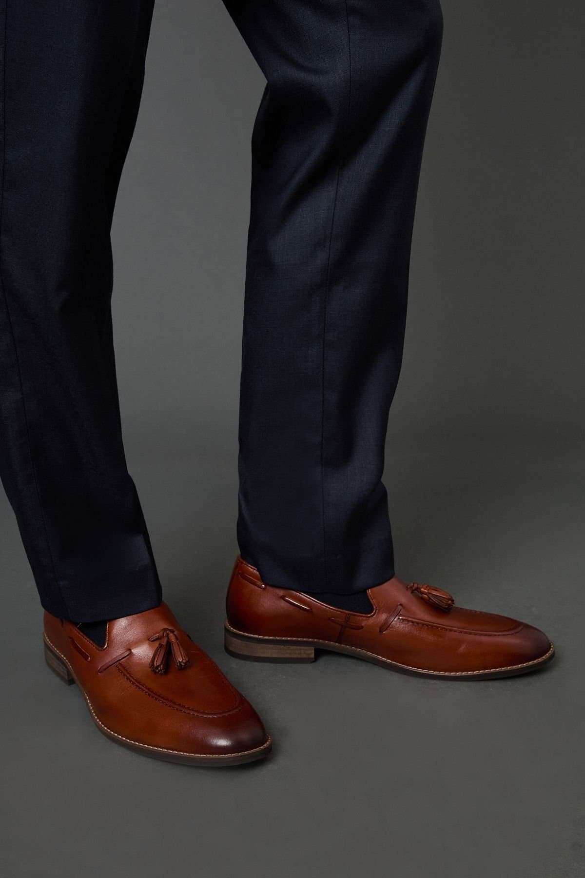 Burton Burton Men's Tan Smart Tassel Penny Loafers