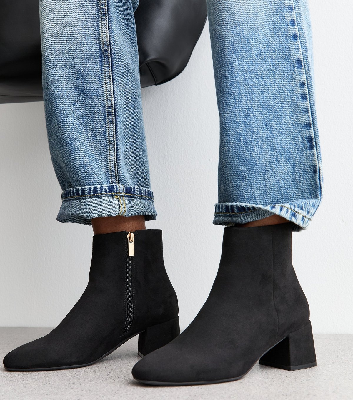 New Look Women's Wide Fit Black Faux Suede Block Heel Ankle Boots New Look - 2