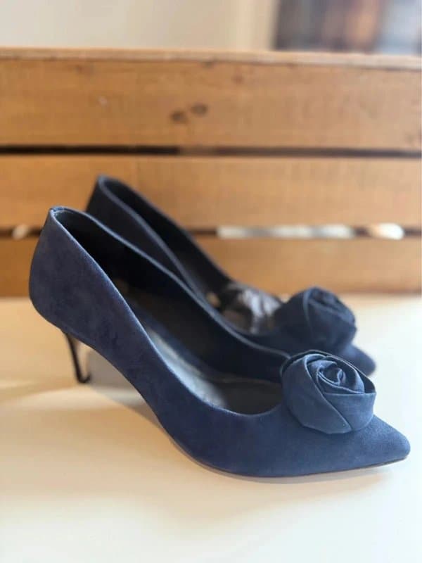 Hobbs Hobbs Maisie Navy Suede Rosette Court Shoes Pointed Toe BNNB Size 6 EU 39