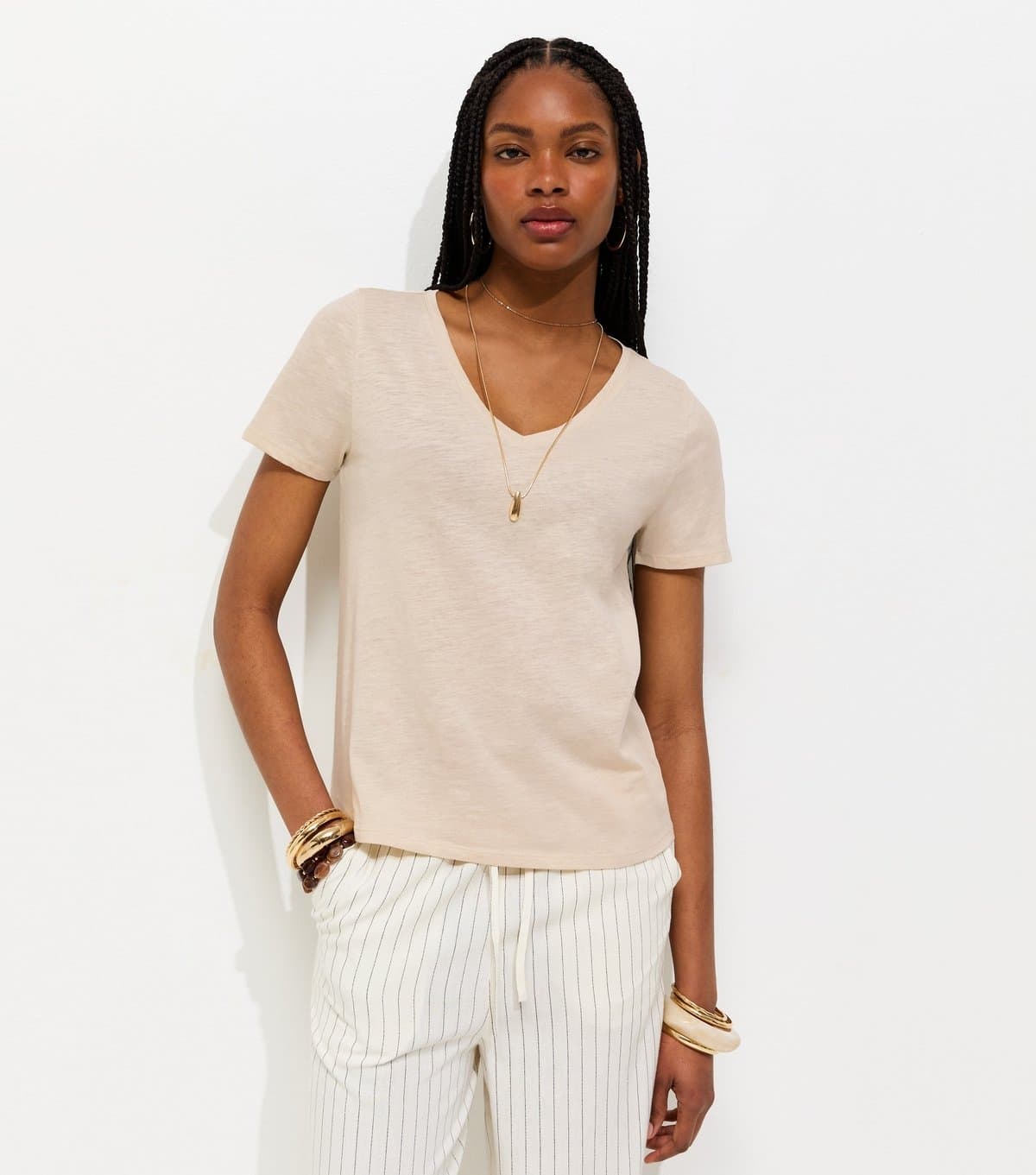 New Look Women's Off White Cotton V-Neck T-Shirt New Look