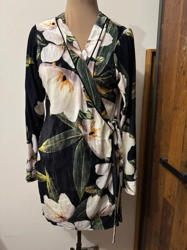 ASOS Design black velvet long sleeve white florals robe wrap dress side tie elegant chic feminine size 10