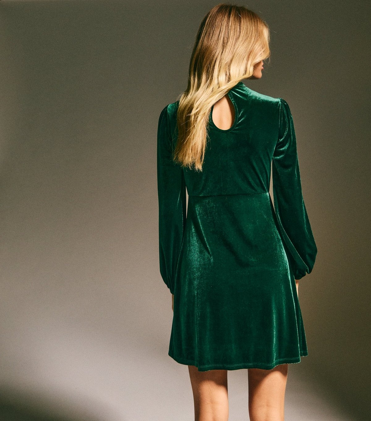 New Look Women's Green Velvet High Neck Long Sleeve Mini Dress New Look - 4
