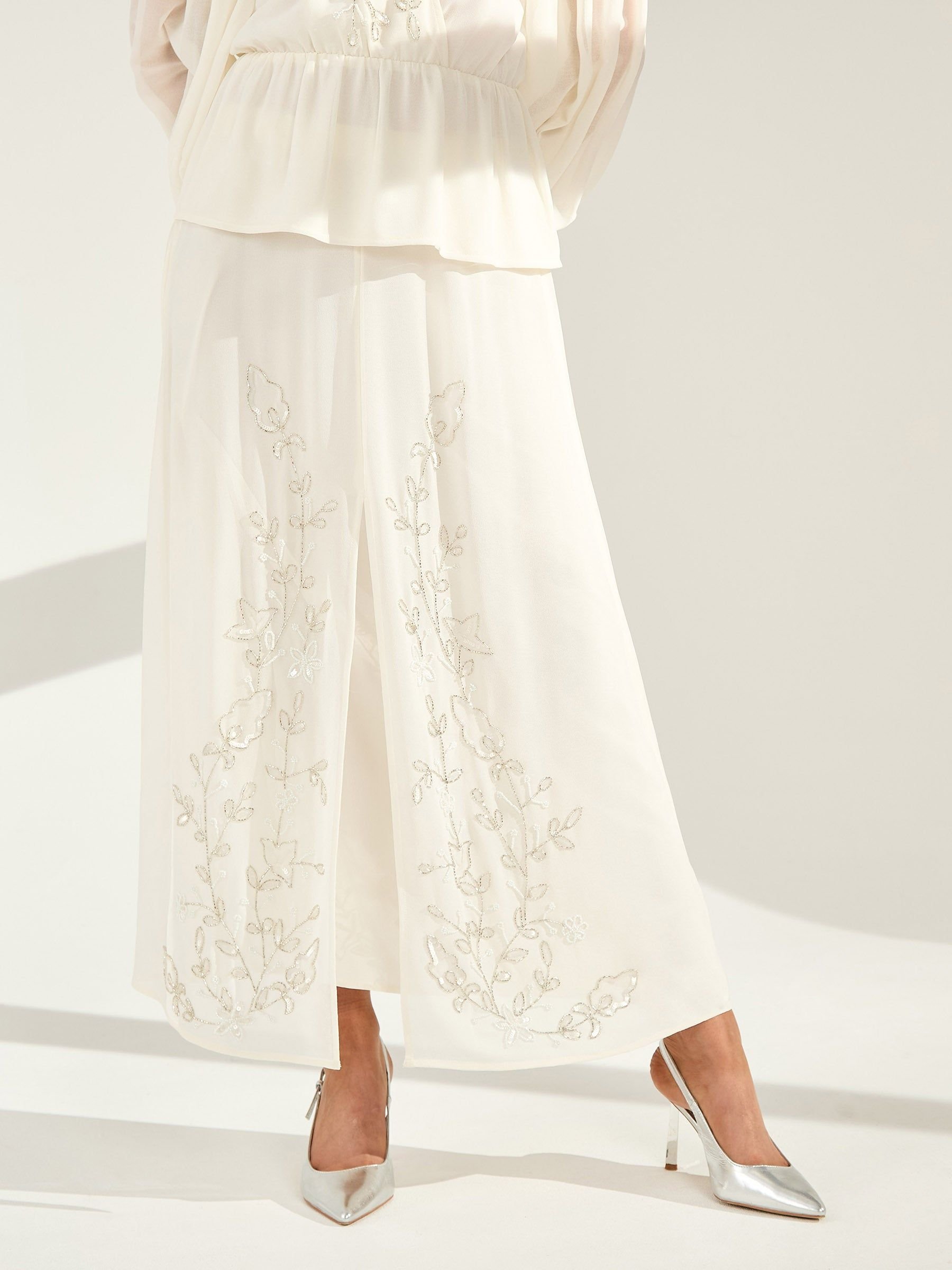 GWD by GEORGE W. DAVIES GWD by GEORGE W. DAVIES Women's GWD Floral embellished Sparda Skirt Cream - 2