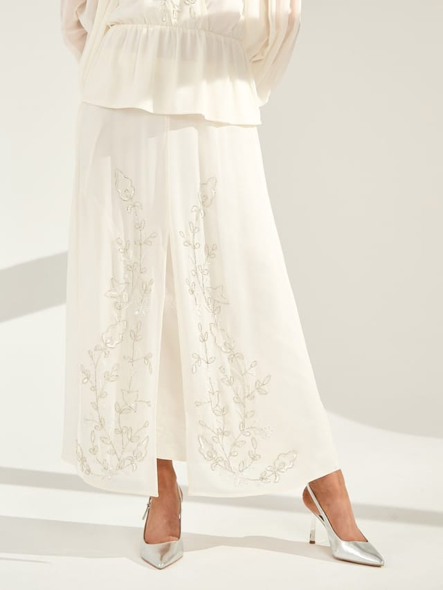 GWD by GEORGE W. DAVIES GWD by GEORGE W. DAVIES Women's GWD Floral embellished Sparda Skirt Cream - 2