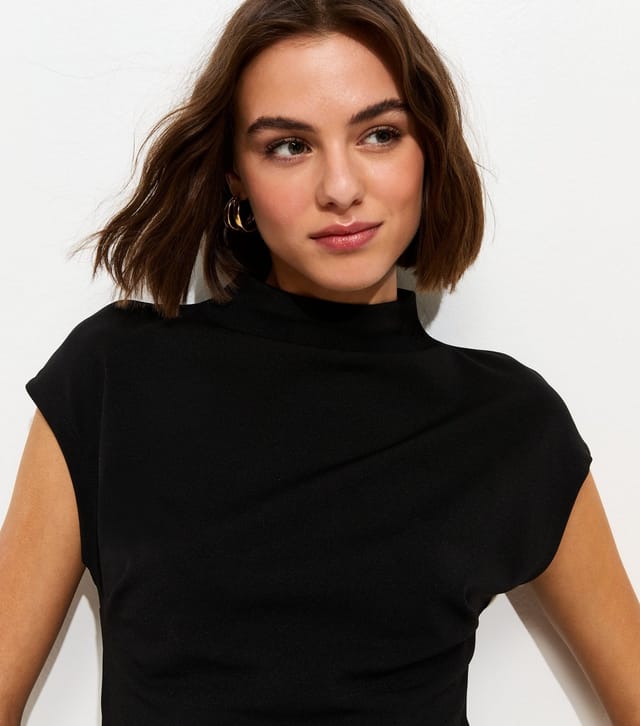 New Look Women's Black Lace Hem Grown On Sleeve T-Shirt New Look - 2