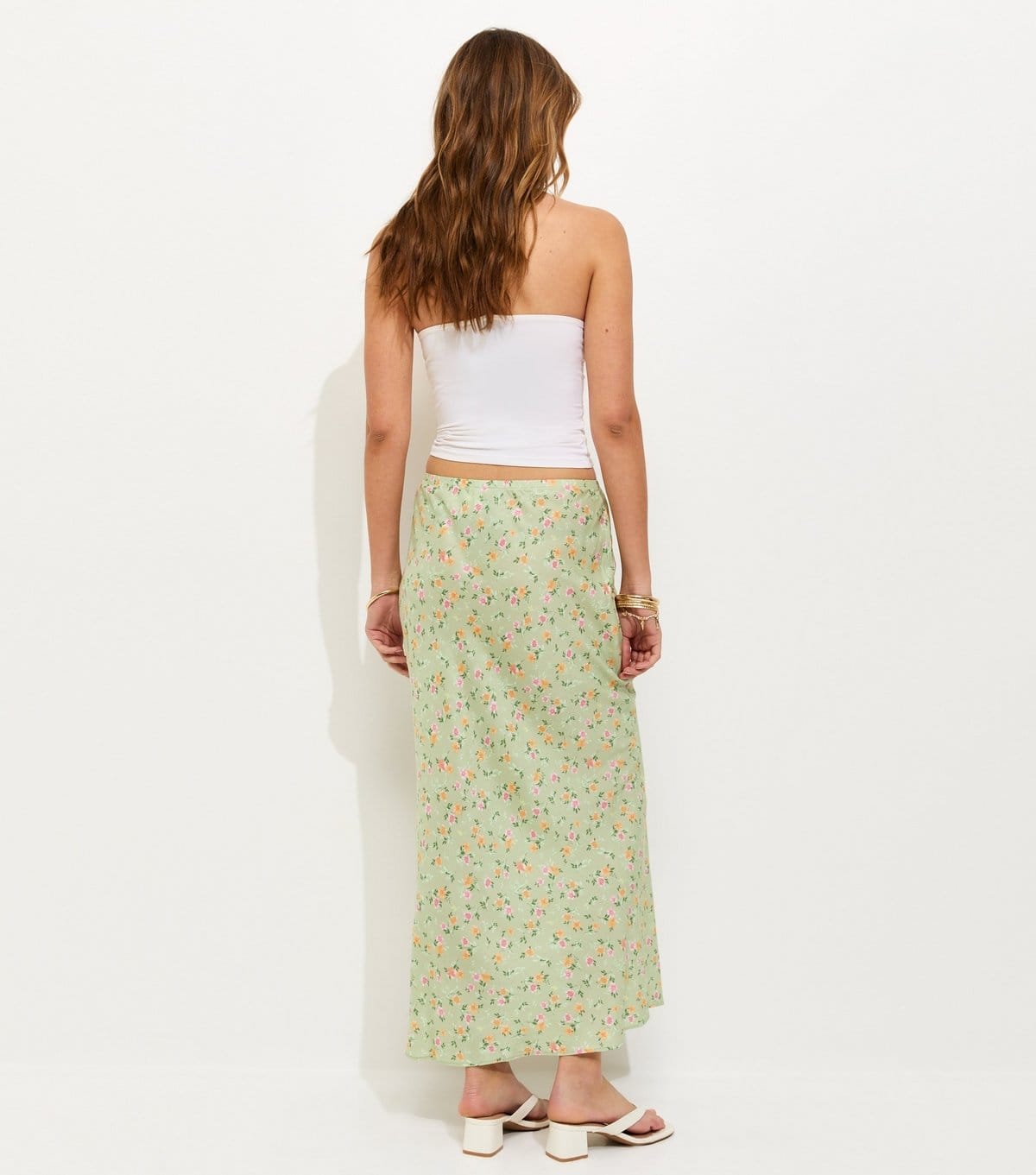 New Look Women's Light Green Floral Bias Cut Midi Skirt New Look - 4