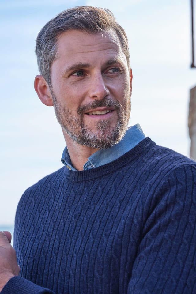 WoolOvers WoolOvers Men's Cashmere & Merino Cable Crew Neck in Dark Blue - 3