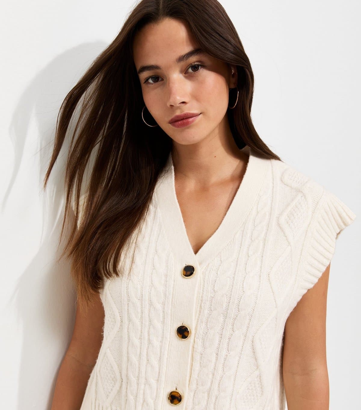 New Look Women's Off White Cable Knit V-Neck Waistcoat New Look
