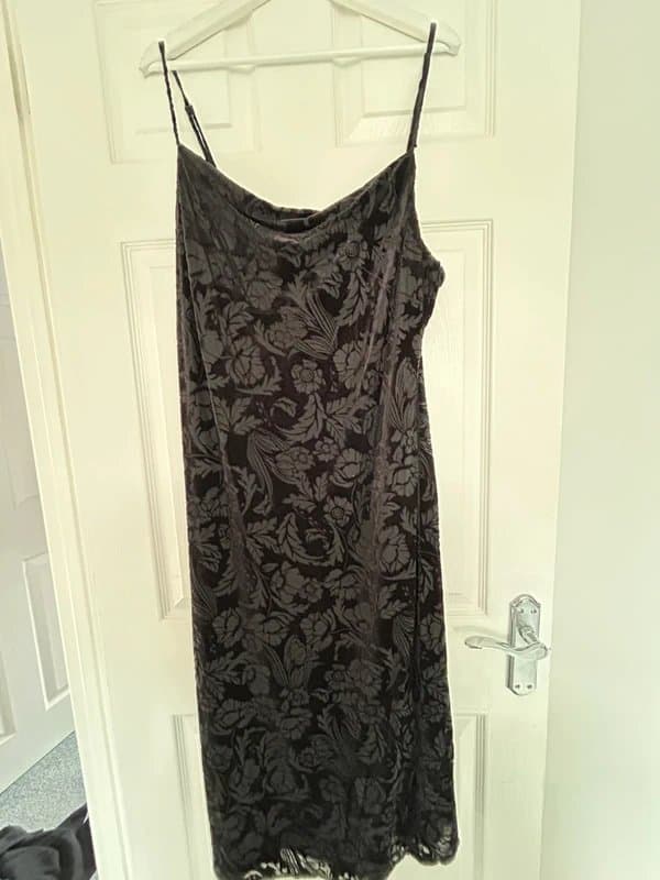 New Look New Look patterned velvet midi dress