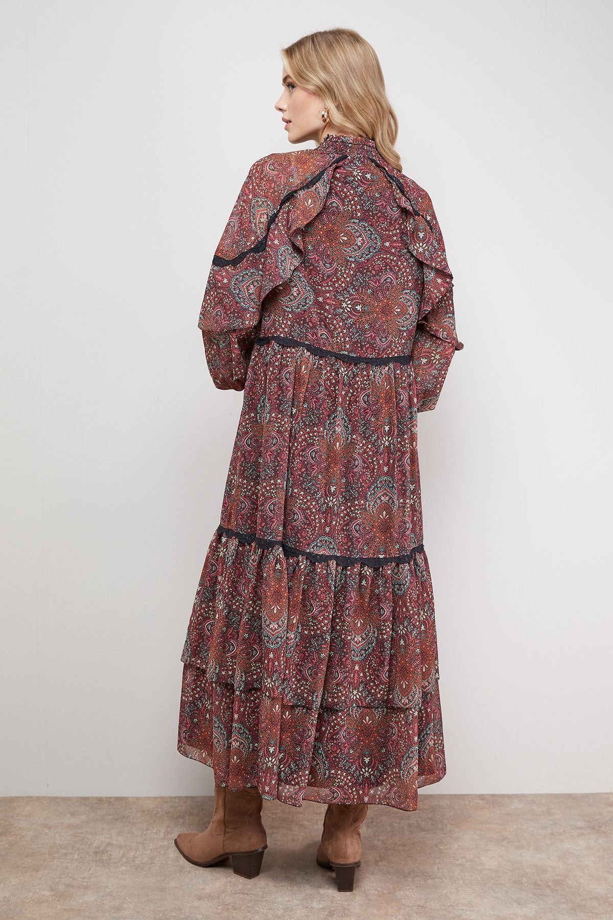 Oasis Oasis Women's Printed Cape Detail Lace Trim Boho Maxi Dress in Brick Red - 3