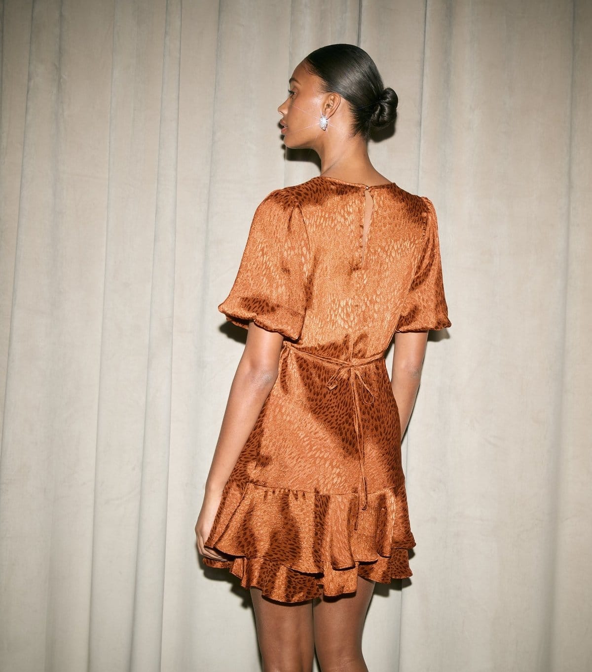 New Look Women's Dark Brown Feather Effect Jacquard Satin Mini Dress New Look - 4