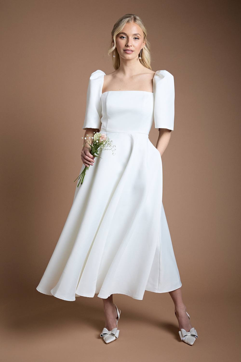 Coast Coast Women's Puff Sleeve Structured Wedding Dress in Ivory - 2