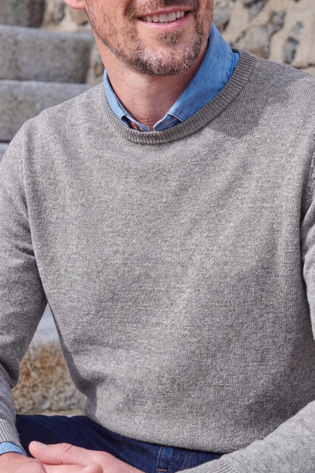 WoolOvers WoolOvers Men's Cashmere & Merino Crew Neck Jumper Mens in Grey - 2